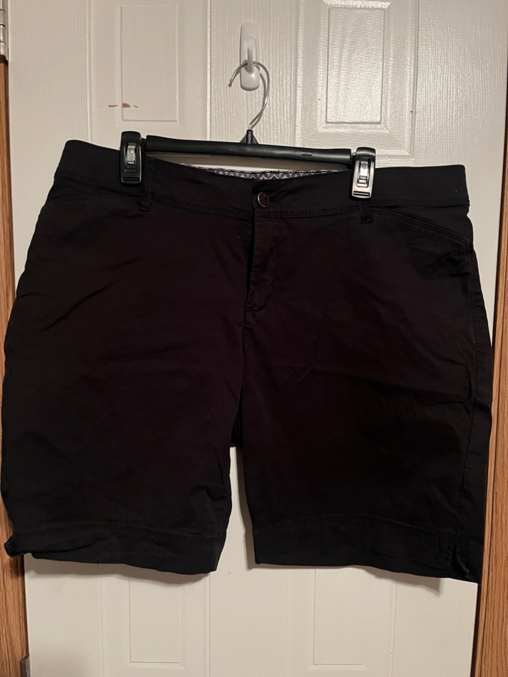Lee Black Mid-Length Casual Shorts with Patterned Waistband